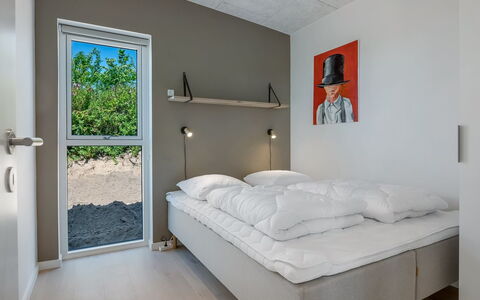 Hubertina - 900M from the Sea: Interieur Ontwerp, Muur, Slaapkamer, Flooring, Verdieping, Bed, Plafond, Hout, Meubilair, Laken