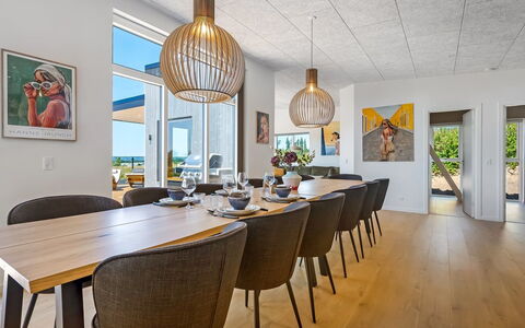 Hubertina - 900M from the Sea: Meubilair, Flooring, Interieur Ontwerp, Hout, Verdieping, Houten Vloer, Keuken En Eettafel, Eetkamer, Plafond, Stoel