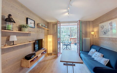 Beau Séjour: Flooring, Hout, Interieur Ontwerp, Verdieping, Plafond, Houten Vloer, Meubilair, Kamer, Woonkamer, Hardwood
