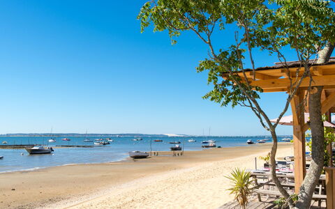 Beau Séjour: Zwemwater, Strand, Kust, Kust En Oceanic Landvormen, Zomer, Kust, Zee, Zand, Watercraft, Oceaan