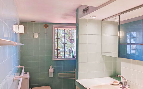 Balcon D'Azur: Badkamer, Interieur Ontwerp, Wastafel In De Badkamer, Loodgieterswerkinrichting, Muur, Flooring, Wastafel, Verdieping, Kraan, Loodgieter