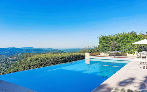 Balcon D'Azur: Zwembad, Blauw, Toevlucht, Samengesteld Materiaal, Eco Hotel, Schaduw, Buitenmeubels, Waterpartij, Hotel, Ligstoel