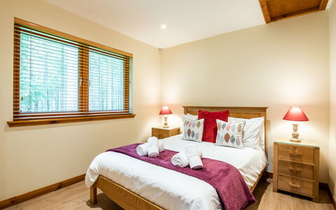 Ballater 100: Woongebied, Heuvel, Huis, Huis, Toevlucht, Bergketen, Eco Hotel, Heuvel Station, Landgoed, Villa