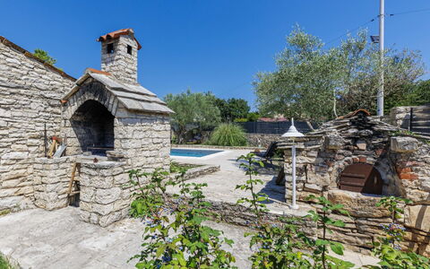 Happy: Woongebied, Heuvel, Huis, Huis, Toevlucht, Bergketen, Eco Hotel, Heuvel Station, Landgoed, Villa