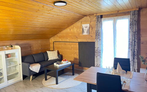 Allalinblick: Meubilair, Flooring, Hout, Verdieping, Interieur Ontwerp, Kamer, Plafond, Houten Vloer, Woonkamer, Hardwood