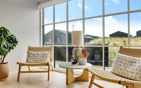 Thorlef - 500M from the Sea: Meubilair, Interieur Ontwerp, Flooring, Verdieping, Woonkamer, Stoel, Mand, Wicker, Houten Vloer, Bloempot