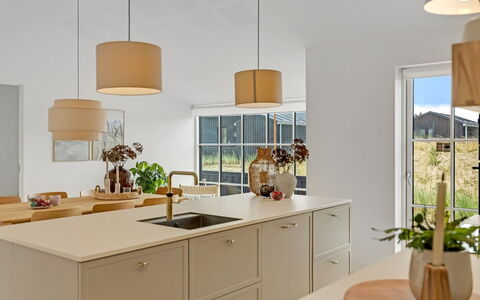 Thorlef - 500M from the Sea: Meubilair, Interieur Ontwerp, Flooring, Countertop, Keuken, Cabinetry, Plafond, Verdieping, Lichte Inrichting, Huis