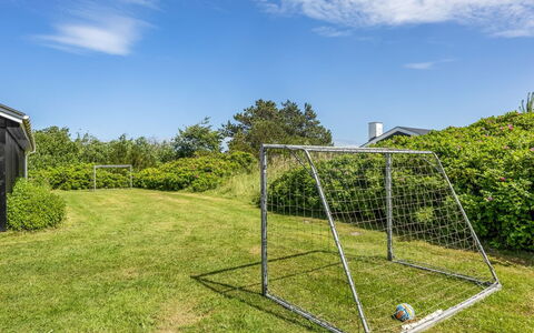 Isabel - 650M from the Sea: Netto, Land Lot, Gazon, Tuin, Werf, Park, Backyard