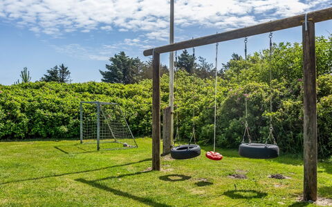Isabel - 650M from the Sea: Gras, Land Lot, Plain, Tuin, Speeltoestel, Gazon, Schaduw, Park, Landscaping, Speelplaats
