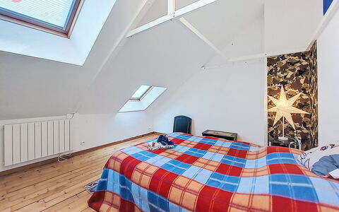 Le Bourg Tressé: Meubilair, Slaapkamer, Interieur Ontwerp, Hout, Bed, Plafond, Verdieping, Flooring, Kamer, Bedding