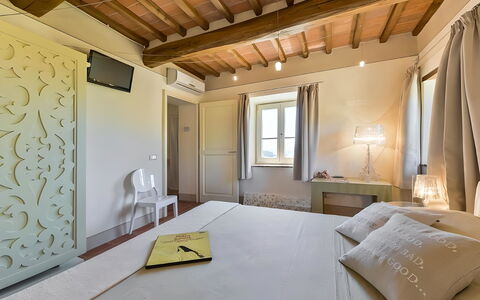 Villa Larino: Muur, Interieur Ontwerp, Slaapkamer, Bed, Flooring, Verdieping, Plafond, Meubilair, Kamer, Verlichting