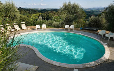 Villa Larino: Zwembad, Water, Buitenmeubels, Toevlucht, Samengesteld Materiaal, Thermae, Eco Hotel, Stoel, Schaduw, Hotel