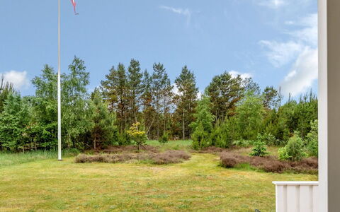 Gudmunda - 300M from the Sea: Groen, Gras, Vegetation, Land Lot, Plain, Weide, Gazon, Veld, Pasture, Tuin