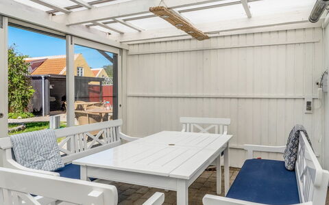 Annagrete - 300M from the Sea: Hout, Verdieping, Meubilair, Flooring, Deur, Samengesteld Materiaal, Buitenmeubels, Dek, Veranda, Beits