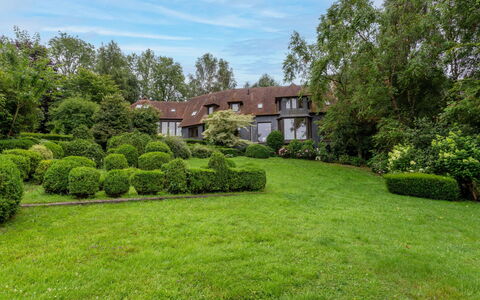 Le Chant D'Azif: Gras, Struik, Tuin, Huis, Land Lot, Gazon, Groundcover, Verblijf