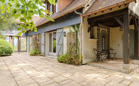 Le Chant D'Azif: Gebouw, Hout, Huis, Huis, Deur, Woongebied, Verblijf, Struik, Architectuur