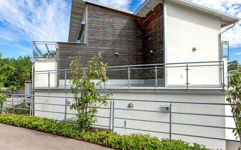Strandpärlan: Architectuur, Woongebied, Huis, Stedelijk Ontwerp, Samengesteld Materiaal, Balkon, Leuning, Metaal, Appartement, Siding