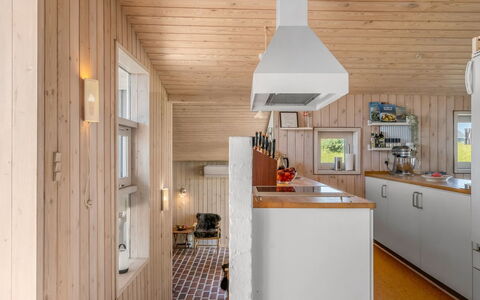 Elsamaria - 400M from the Sea: Keuken, Flooring, Hout, Interieur Ontwerp, Plafond, Countertop, Verdieping, Toestel Van De Keuken, Lichte Inrichting, Meubilair