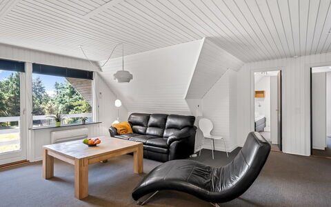 Gyrth - 2.8Km from the Sea: Interieur Ontwerp, Plafond, Hout, Flooring, Meubilair, Verdieping, Houten Vloer, Kamer, Huis, Woonkamer