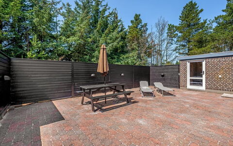 Gyrth - 2.8Km from the Sea: Hout, Huis, Land Lot, Steen, Tuin, Backyard, Verblijf, Siding, Buitenmeubels, Werf
