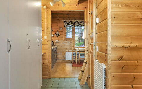 Karpalo 317: Meubilair, Interieur Ontwerp, Flooring, Verdieping, Tafel, Hout, Plafond, Stoel, Kamer, Bankstel