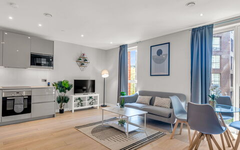 Elephant & Castle: Meubilair, Interieur Ontwerp, Flooring, Verdieping, Tafel, Hout, Plafond, Stoel, Kamer, Bankstel