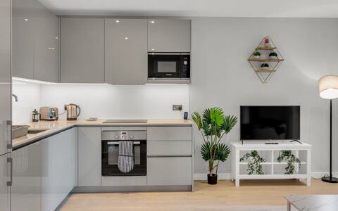 Elephant & Castle: Meubilair, Interieur Ontwerp, Flooring, Verdieping, Tafel, Hout, Plafond, Stoel, Kamer, Bankstel