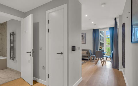 Elephant & Castle: Meubilair, Interieur Ontwerp, Flooring, Verdieping, Tafel, Hout, Plafond, Stoel, Kamer, Bankstel
