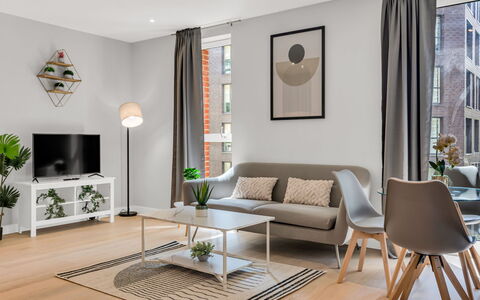 Elephant & Castle: Meubilair, Interieur Ontwerp, Flooring, Verdieping, Tafel, Hout, Plafond, Stoel, Kamer, Bankstel
