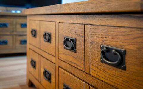 Corbett Apt: Meubilair, Interieur Ontwerp, Flooring, Verdieping, Tafel, Hout, Plafond, Stoel, Kamer, Bankstel