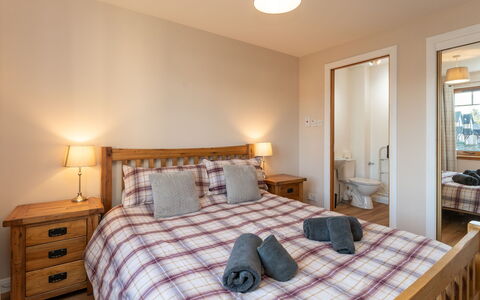Corbett Apt: Meubilair, Interieur Ontwerp, Flooring, Verdieping, Tafel, Hout, Plafond, Stoel, Kamer, Bankstel