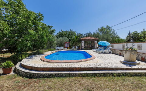 Nina: Landgoed, Schaduw, Hacienda, Backyard, Landscaping, Flagstone, Villa, Boerderij, Eco Hotel, Zwembad