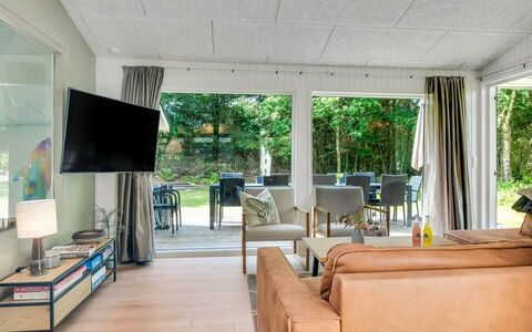 Anemette - 900M from the Sea: Meubilair, Interieur Ontwerp, Flooring, Bankstel, Verdieping, Hout, Plafond, Woonkamer, Stoel, Huis