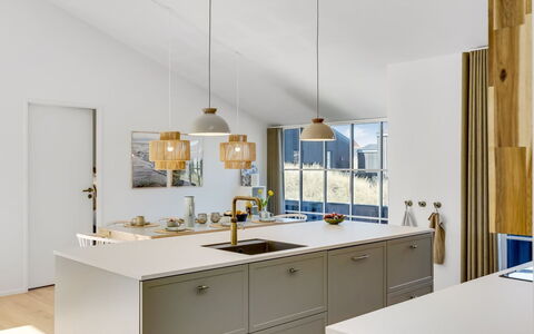 Karoliina - 500M from the Sea: Keuken, Interieur Ontwerp, Countertop, Lichte Inrichting, Meubilair, Plafond, Flooring, Cabinetry, Toestel Van De Keuken, Verlichting