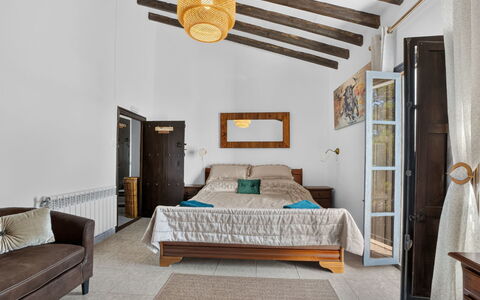 La Buena Vida: Meubilair, Interieur Ontwerp, Bed, Slaapkamer, Muur, Flooring, Hout, Plafond, Verdieping, Kamer
