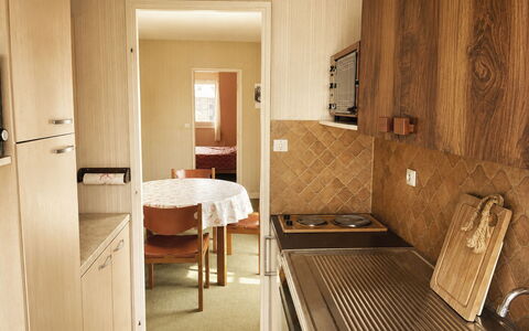 Les Guillemots: Flooring, Hout, Keuken, Interieur Ontwerp, Meubilair, Major Appliance, Countertop, Verdieping, Plafond, Cabinetry