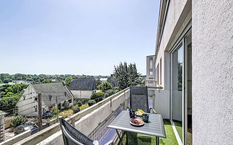 Résidence de la Mer: Woongebied, Appartement, Stedelijk Ontwerp, Balkon, Condominium, Landscaping, Binnenplaats, Daylighting, Gang