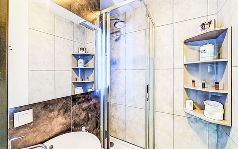 Résidence de la Mer: Interieur Ontwerp, Loodgieterswerkinrichting, Flooring, Badkamer, Verdieping, Loodgieter, Kamer, Kraan, Appartement, Tegel
