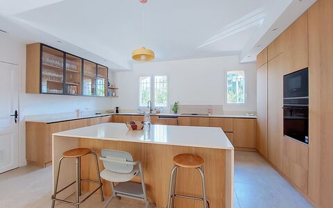 La Villa Nana: Meubilair, Interieur Ontwerp, Appartement, Verdieping, Flooring, Tafel, Stoel, Woonkamer, Kamer, Huis