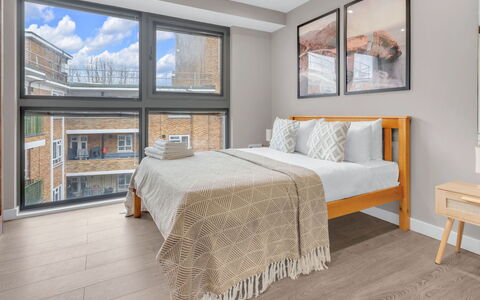 Hoxton Residence: Meubilair, Interieur Ontwerp, Appartement, Verdieping, Flooring, Tafel, Stoel, Woonkamer, Kamer, Huis