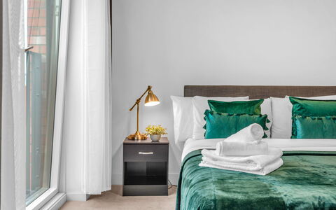 Wickside Apartment: Meubilair, Interieur Ontwerp, Appartement, Verdieping, Flooring, Tafel, Stoel, Woonkamer, Kamer, Huis