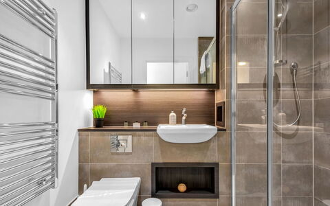 Wickside Apartment: Meubilair, Interieur Ontwerp, Appartement, Verdieping, Flooring, Tafel, Stoel, Woonkamer, Kamer, Huis