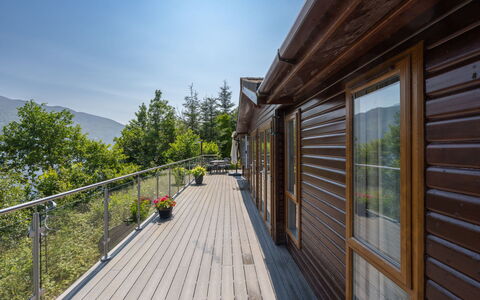 Cìela Lodge on Loch Ness: Hout, Veranda, Dek, Hardwood, Plank, Houten Vloer, Beits, Leuning, Balkon, Boardwalk