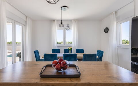 Vila Nik: Meubilair, Interieur Ontwerp, Appartement, Verdieping, Flooring, Tafel, Stoel, Woonkamer, Kamer, Huis