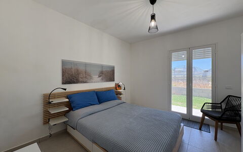 Villa la Vigne: Muur, Slaapkamer, Interieur Ontwerp, Flooring, Verdieping, Bed, Hout, Meubilair, Plafond, Huis