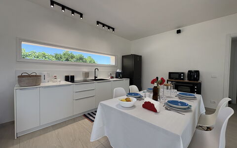 Villa la Vigne: Meubilair, Interieur Ontwerp, Flooring, Countertop, Keuken, Plafond, Verdieping, Verlichting, Toestel Van De Keuken, Kamer