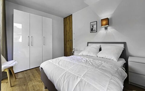 Weidach 10 Top 6: Meubilair, Bed, Slaapkamer, Interieur Ontwerp, Muur, Bedding, Laken, Hout, Flooring, Verdieping