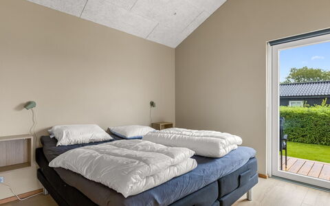 Illona - 200M from the Sea: Flooring, Hout, Verdieping, Plafond, Interieur Ontwerp, Slaapkamer, Meubilair, Kamer, Bed, Bed Frame
