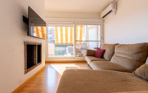 Faro Grande Salou: Flooring, Interieur Ontwerp, Verdieping, Hout, Houten Vloer, Kamer, Appartement, Meubilair, Bankstel, Woonkamer