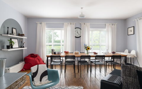 Walltree House: Meubilair, Interieur Ontwerp, Flooring, Stoel, Verdieping, Tafel, Hout, Eetkamer, Keuken En Eettafel, Plafond